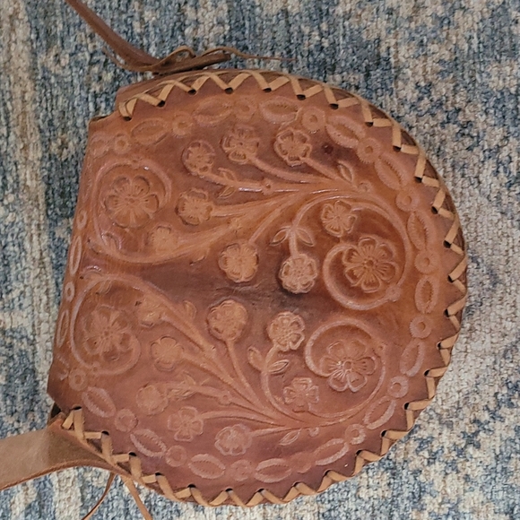 Hand Tooled Vintage Leather Bag - Picture 9 of 16